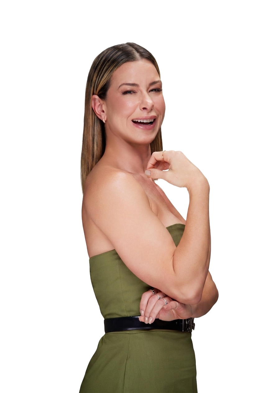 Paty Farago sorrindo, retrato meio corpo